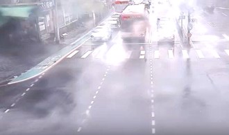 强风豪雨根本是颱风天 大票汐止人崩溃：塞车塞爆