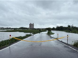 影》宜蘭五結利澤西路成汪洋 五股圳溢堤積水50公分 封路管制