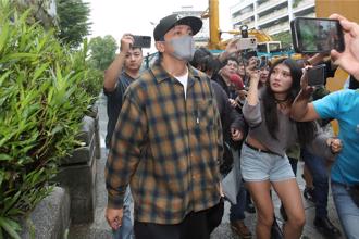 坤達認閃兵50萬元交保　自責：抱歉讓人失望了