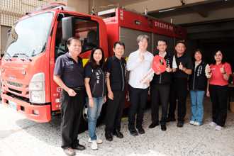 守护美好家园 富宇建设捐赠小型消防水箱车