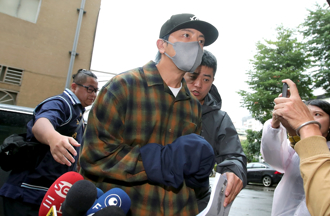 坤達閃兵稱「忘了介紹人是誰」 女醫嗆：傻子才去當兵嗎