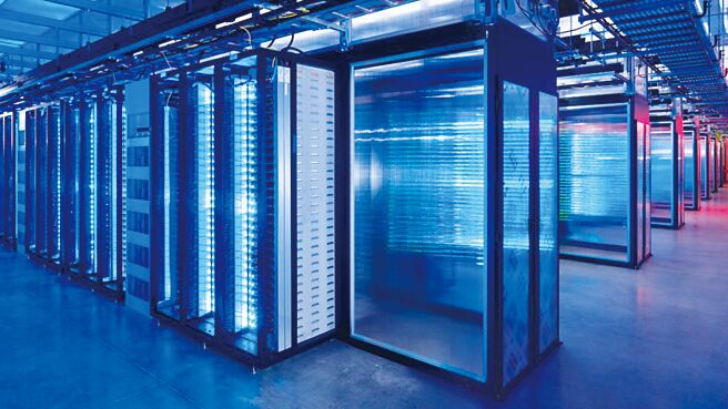 奇鋐完成多项关键产品验证，从水冷板、VC Lid到快接头系统全面进入量产准备阶段，并同步扩大越南产能，以迎接高密度AI资料中心建置潮。图／美联社