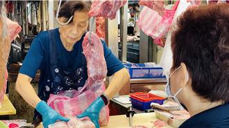 直擊》婆媽砸「好幾千」搶豬肉 雞肉買氣意外增2成