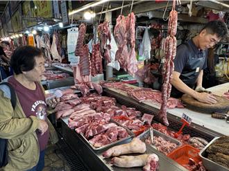 拍賣價一頭豬漲1000元！建國市場肉攤業：今天賣完休5天