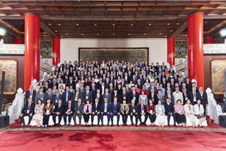 全球僑胞齊「回娘家」交流建言 僑委會頒海外華文報導獎