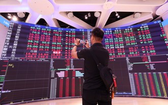 台股周线连九涨！电子股扮功臣 电子零组件股周转率近1成