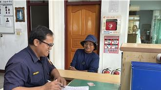 偏鄉也不漏接！金峰分駐所湧普發一萬登記潮 民眾讚方便又貼心