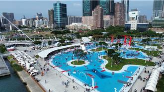 高雄海洋派對開場！陳其邁與林莎現身星光水岸掀高潮