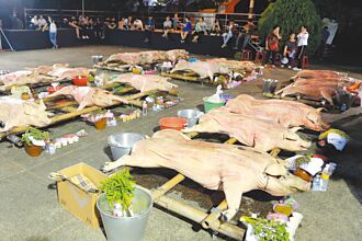 吉贝耍夜祭 首见米糕猪上场
