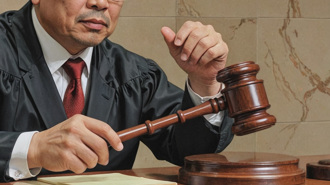 国道安全带争议！女驾驶称反光误判 会哔哔叫怎可能不繫