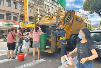 新北籲廚餘瀝乾丟垃圾車？環境部澄清：維持現狀分類