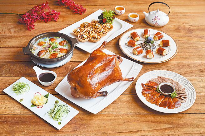 福容美食通用券全新升级，使用2张可享星级片鸭，使用7张可升级8～10人桌菜飨宴。图／福容大饭店提供