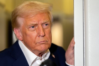 川普停美加談判「再加10％關稅」 火大反關稅廣告沒馬上下架