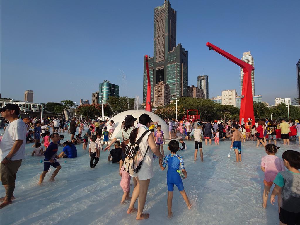 高雄星光水岸公園試營運3天喊卡 再整修明年4月見