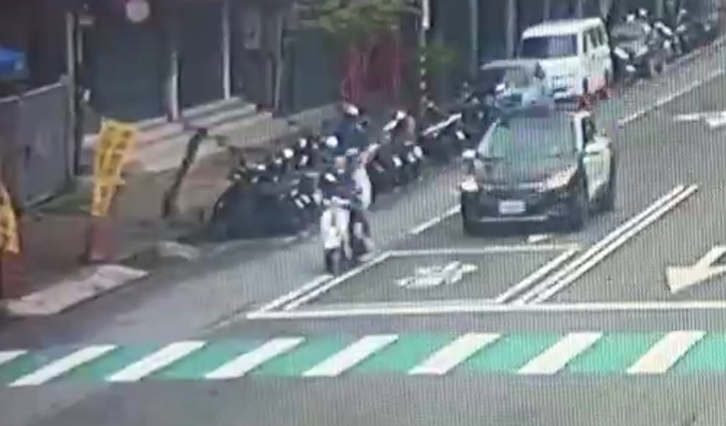 失聯移工跑給警察追 網友：插翅也難飛