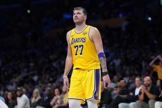 NBA》湖人傷兵爆棚！東契奇左手指與左小腿受傷缺席1周