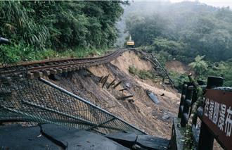 台铁平溪线灾损中断 拚明年过年前通车