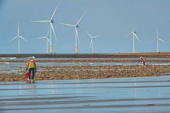 森崴能源(6806)Q3认列亏损77亿元，前三季每股净损高达46.34元，总经理胡惠森请辞获准。离岸风电示意图。图／本报资料照片