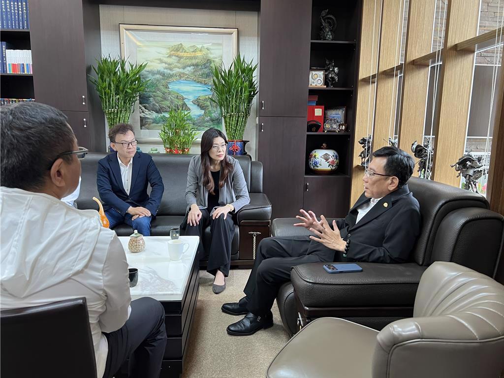 曝許多人申請恢復入黨! 李明賢揭鄭麗文首要任務