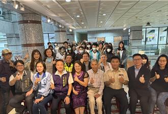 鶯歌區公所藝文走廊 「與眾布同」用設計點亮人生