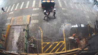 屏東畜牧場竟「二度闖關」偷倒外縣市廚餘 當場遭查獲移送法辦