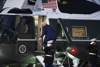 川普總統座車與直升機   栗正傑：美軍C17運輸機空運日本