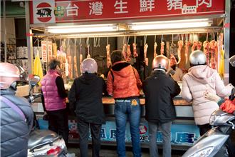 助攤商度難關！嘉市宣布：豬肉攤位使用費「減免1個月」