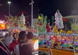 藝閣車小觀音抱娃娃「灑淨水」　民眾熱情大喊：噴我、噴我