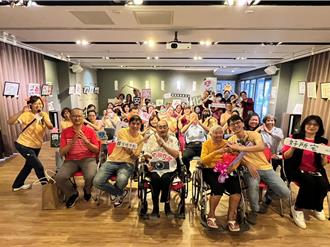 居家醫療新風景 長者畫出心靈寄託