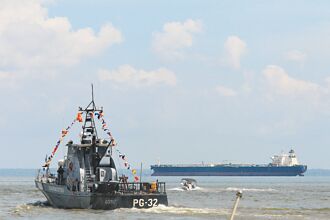 美轟炸機又來 逼近委國僅32公里