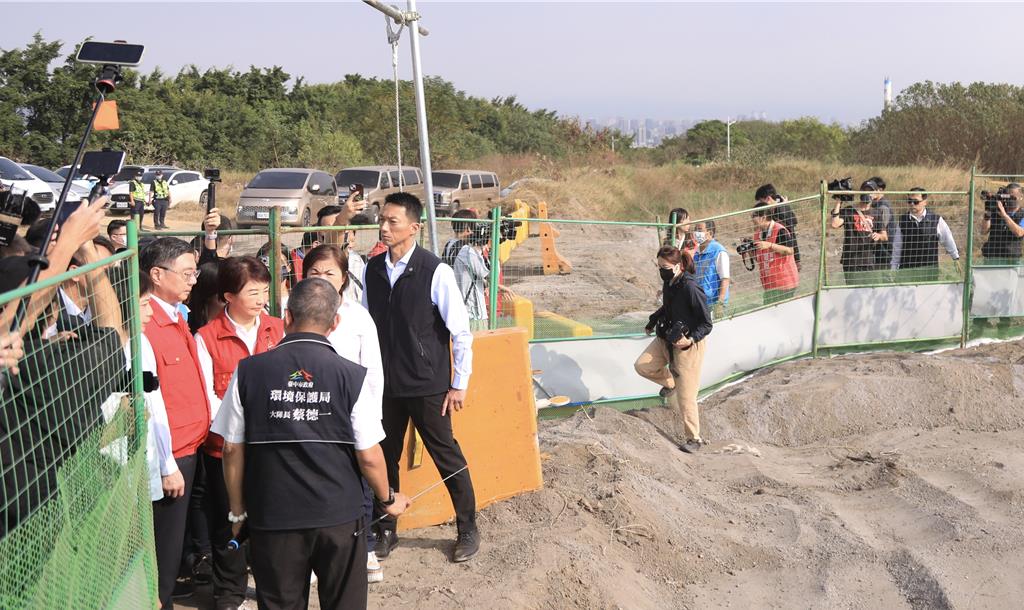 陪卓揆視察掩埋場 盧秀燕:廚餘處理方式會與中央一致