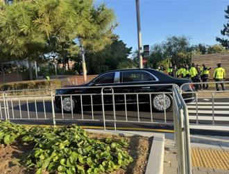 習川會地點在這！直擊「紅旗汽車」駛入釜山機場旁空軍基地