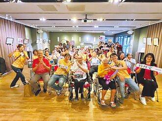 雲林 居家照護療癒 20位長輩開畫展