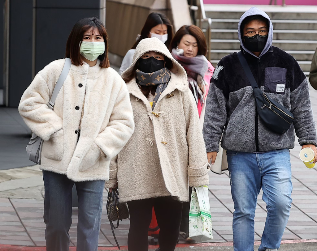 天氣》冷空氣「逼近冷氣團等級」 今越晚越濕冷 這2天剩12度