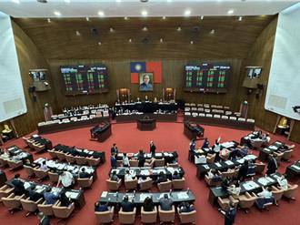 藍白一口氣提三譴責案 批賴卓政府對非洲豬瘟推諉卸責