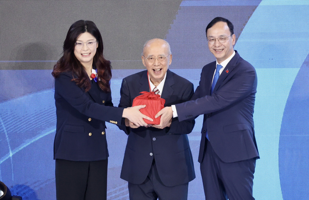 游毓蘭專欄》爭取和平 鄭麗文的勇氣