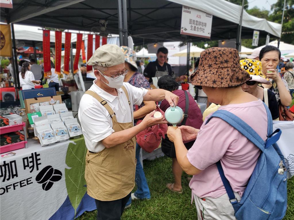 咖啡香遇上酒香！雲林、馬祖首長聯手推「日光微醺」
