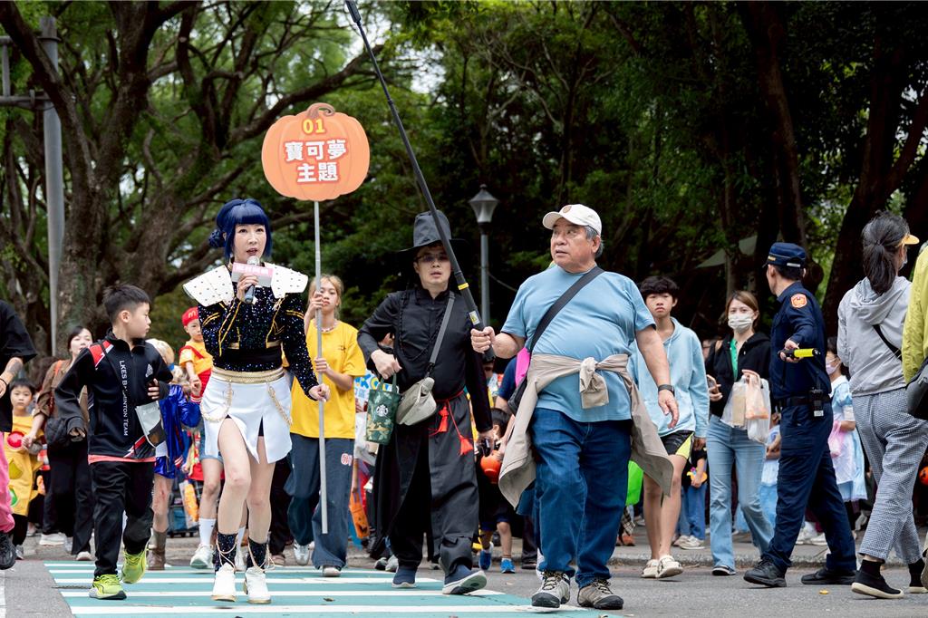 萬聖節嗨翻林口城 搗蛋變裝遊行綿延1公里創紀錄