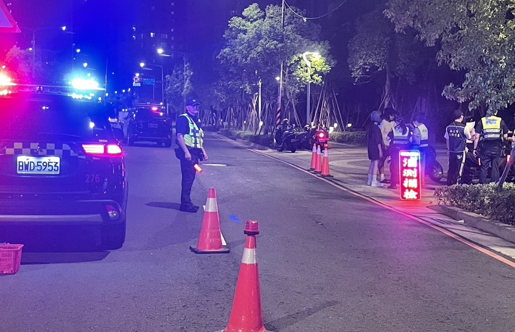 拒酒測！台中男盧小小10分鐘　瞎扯警給「塑化劑礦泉水」