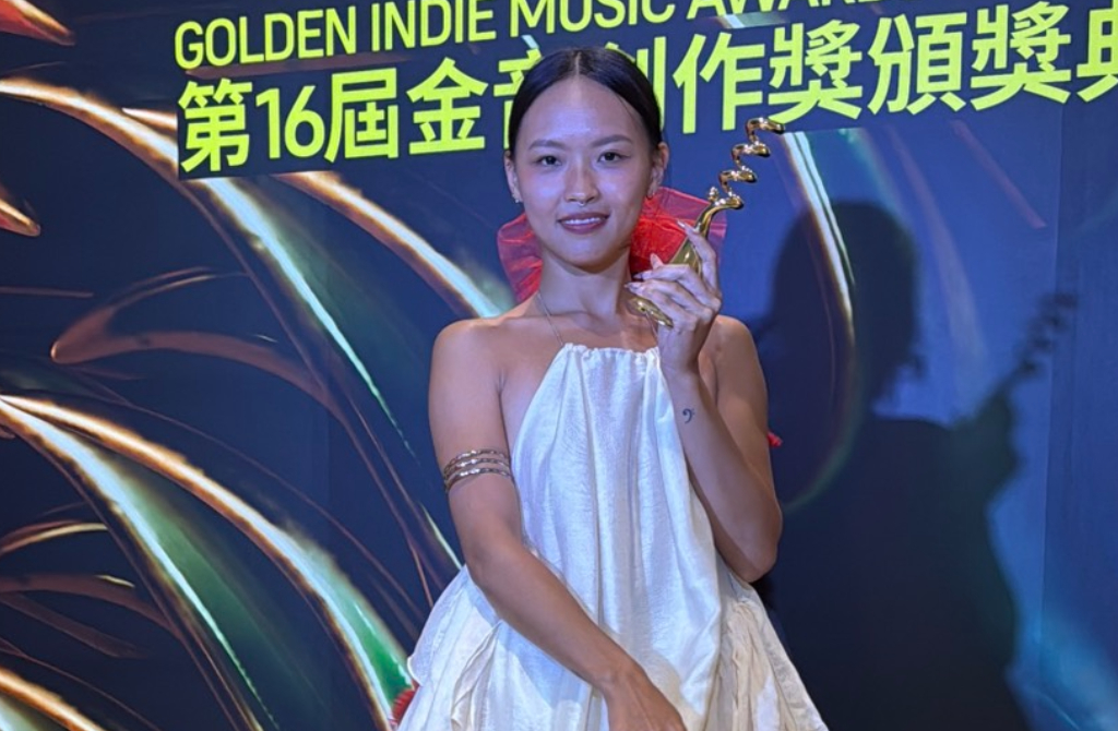 LÜCY登金音獎「X頭露出來！」匆忙沒洗手就上台 糗到差點哭出來