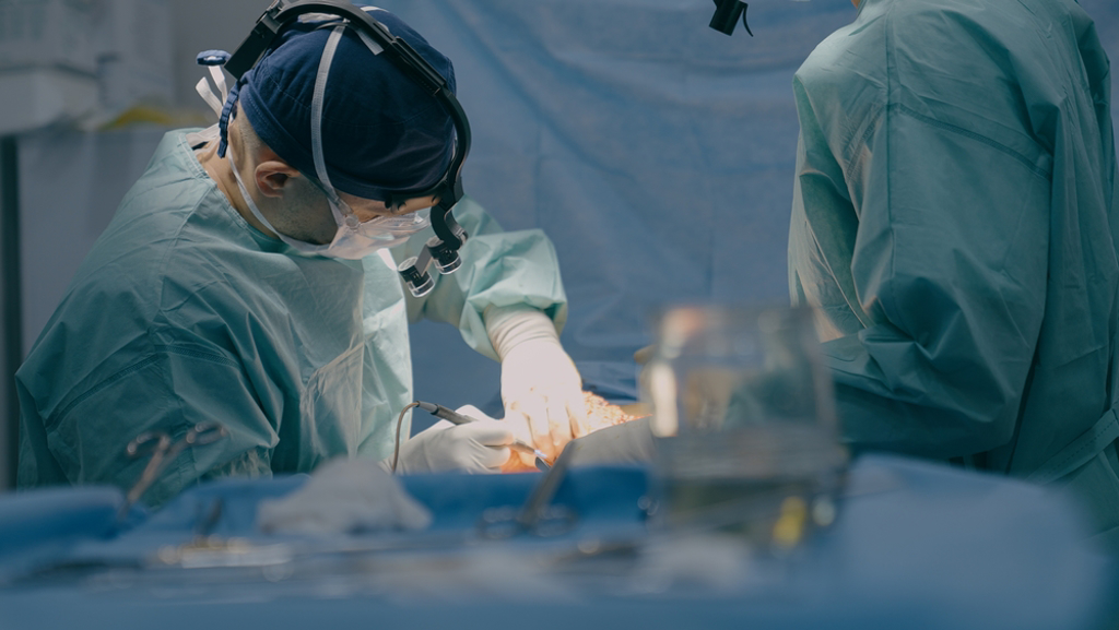 上百女性身心受創！英離譜醫濫施子宮切除術：我喜歡開刀