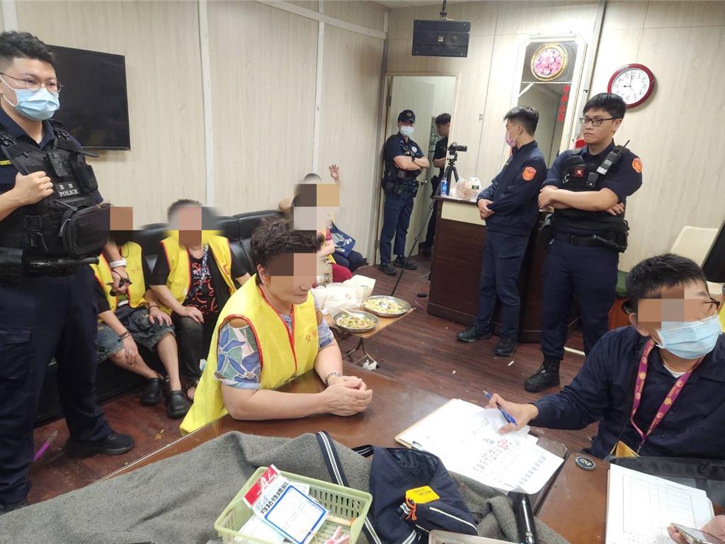 桃警破獲「推筒子」職業賭場  查扣賭資22萬元