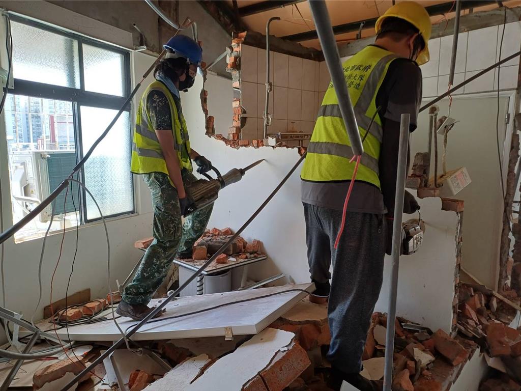 頂樓違建套房出租害公安 新北今年拆除300件