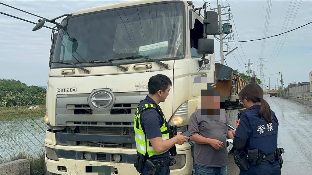 砂石車違規釀9傷！屏東里港警強力取締　9月至今告發360件