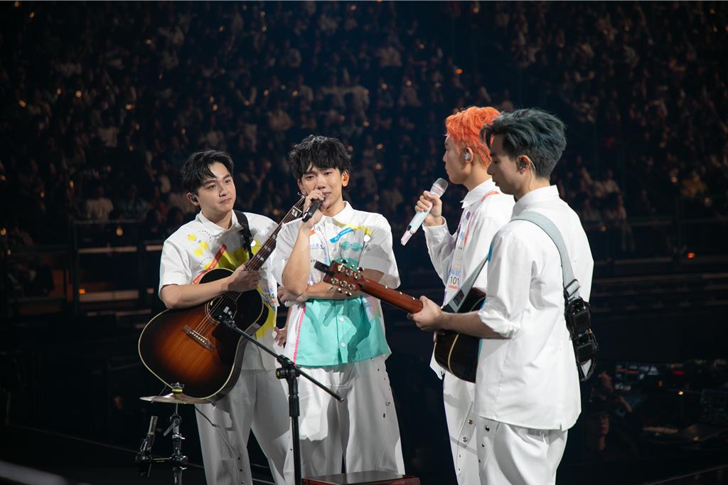 理想混蛋雞丁合體青峰一秒「癱軟在地」　可沛痛哭爆父罹癌