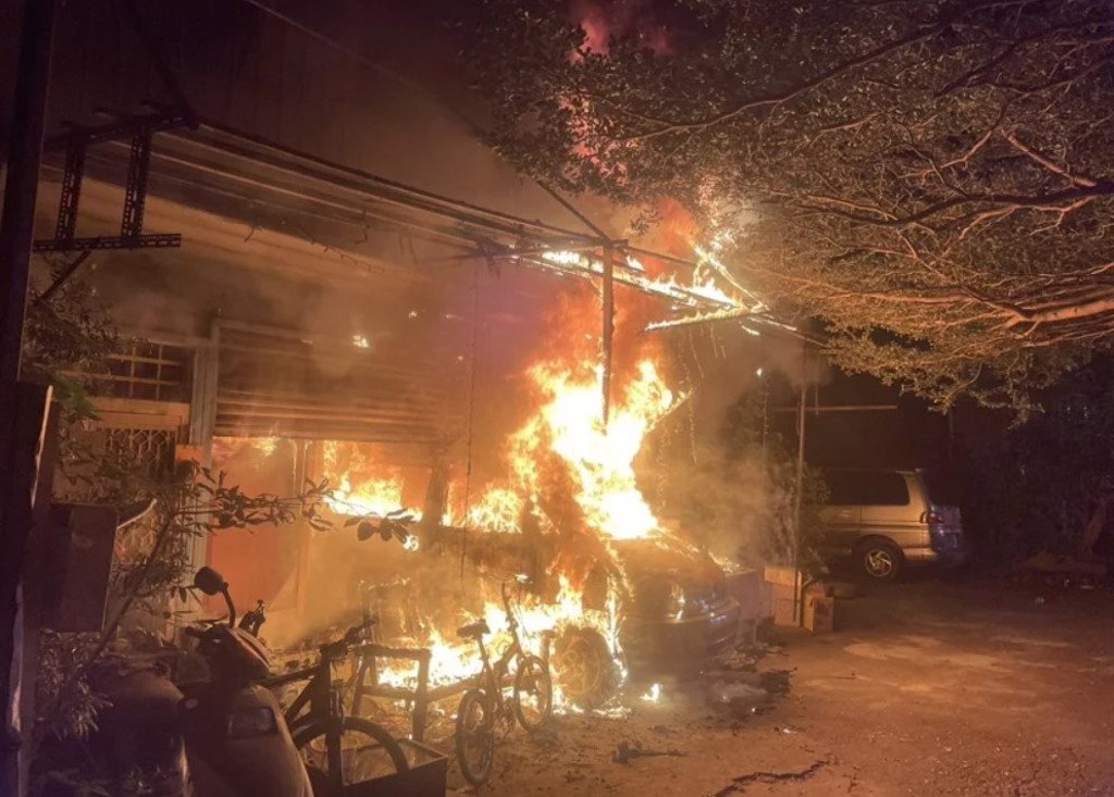 台中烏日一處鐵皮屋今發生嚴重火警。（圖／台中市消防局提供）