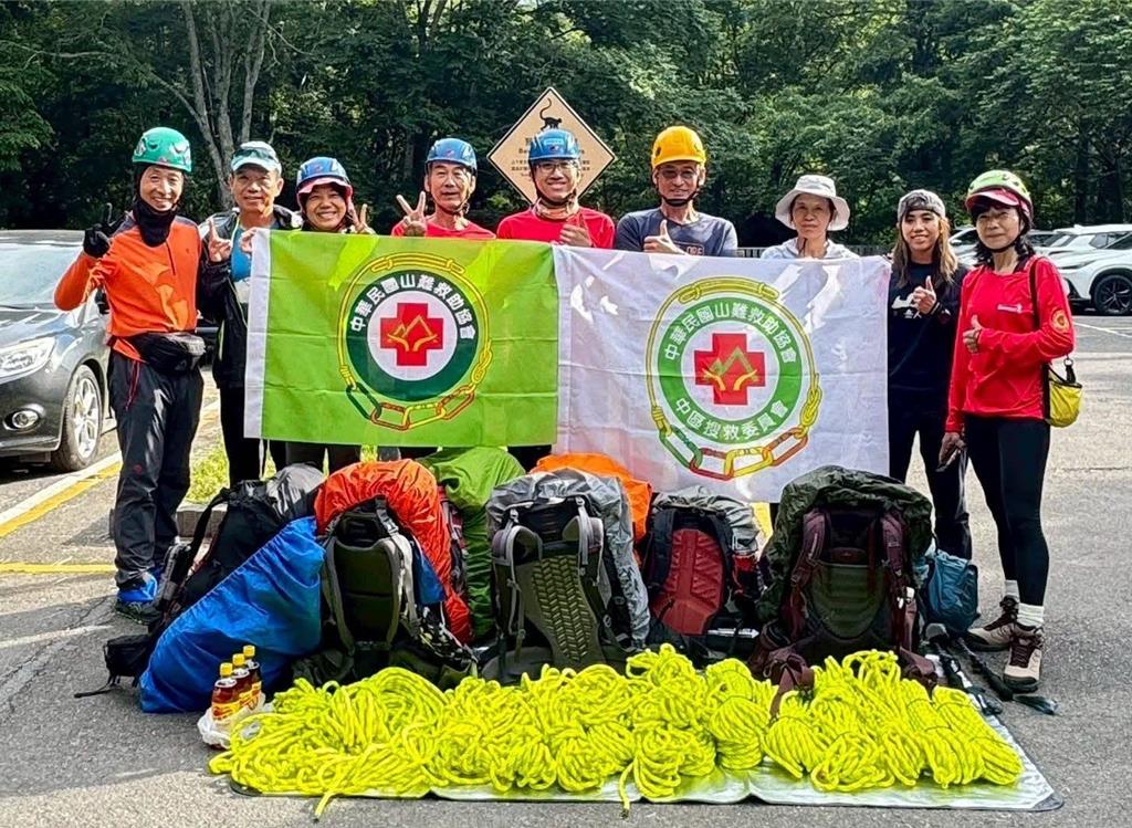 雪霸高風險路段更新400米繩索！公私協力獲好評