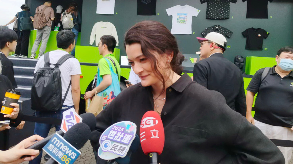 黃仁勳首爾「炸雞趴」是千金策劃！ 挑選餐廳內幕曝光