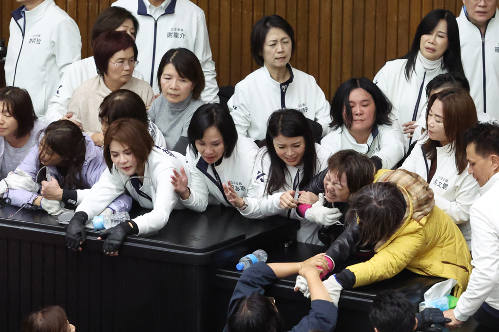 陳培瑜告陳玉珍傷害罪  徐巧芯還原經過嗆：惡人先告狀