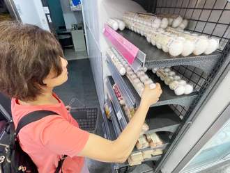 她買冷藏蛋誤踩雷 見代碼「E」愣住 內行改推1超市